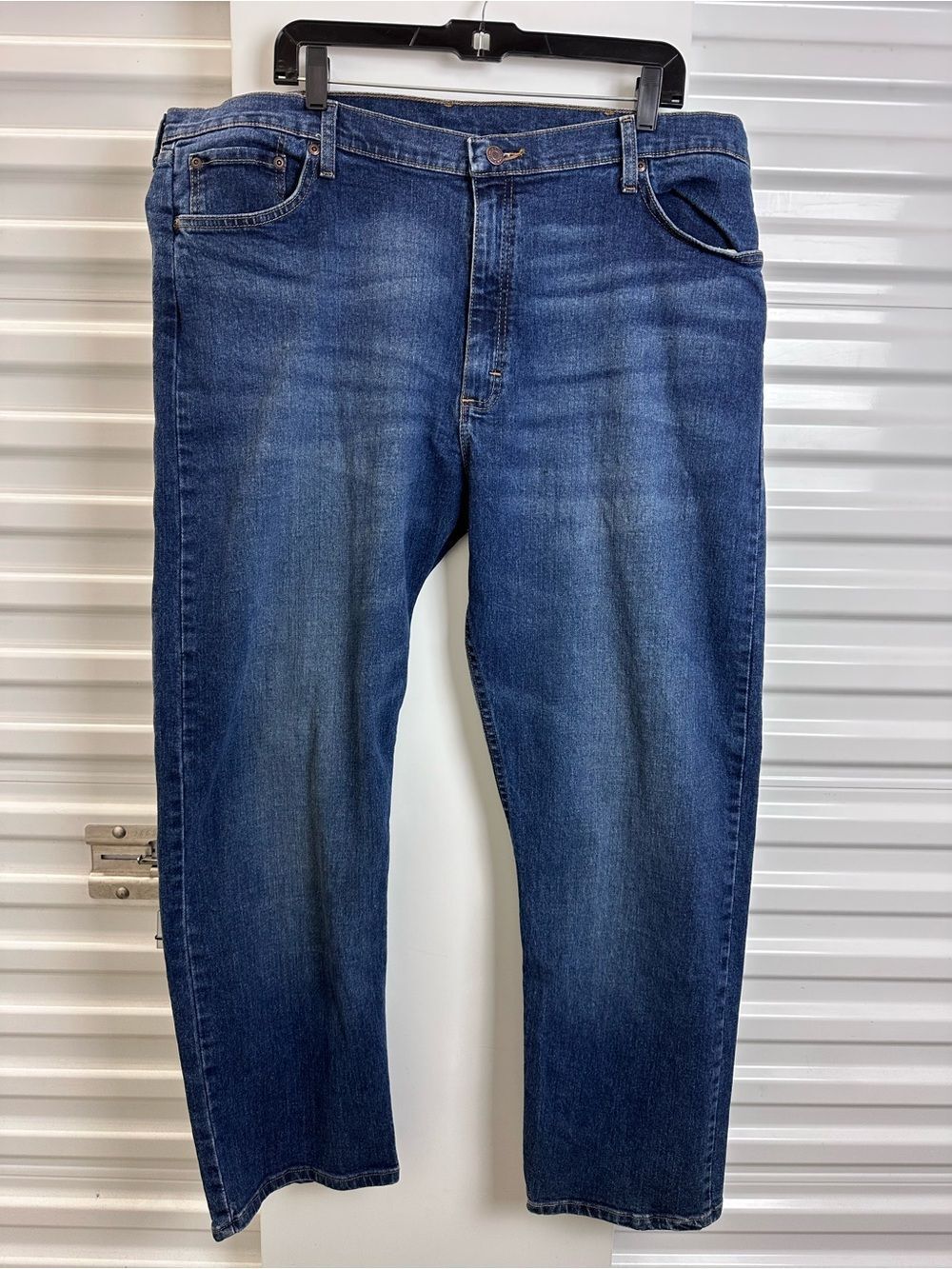 Wrangler Men's Classic Straight Fit Blue Jeans